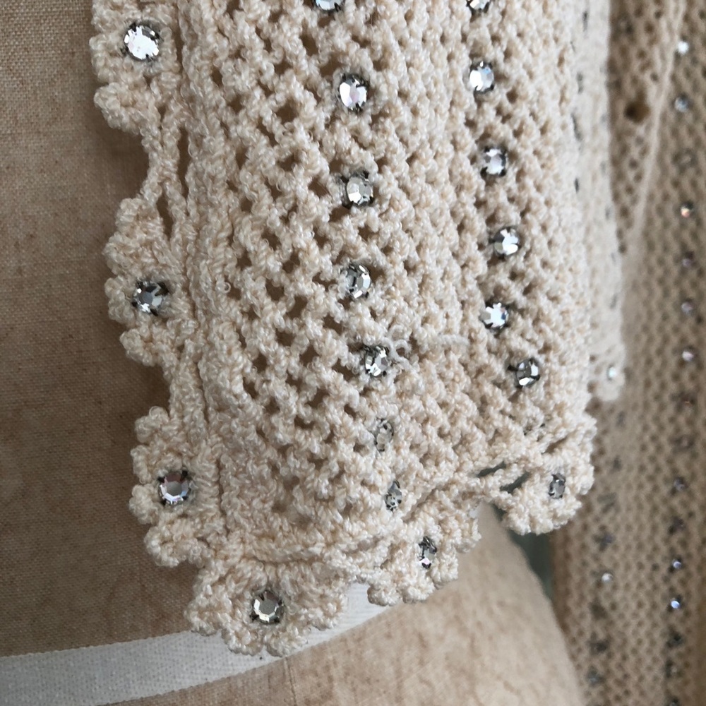 Handknit Vintage Shrug Cardigan, Scallop Edging Rhinestone Closure - Picture 11 of 12